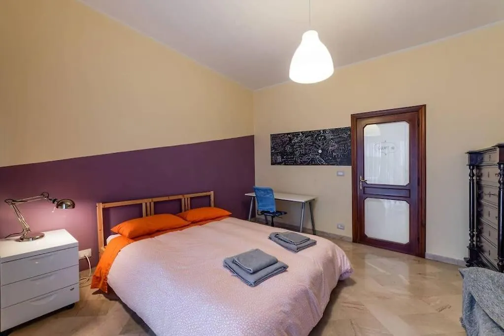 Arts House Daire Bari İtalya